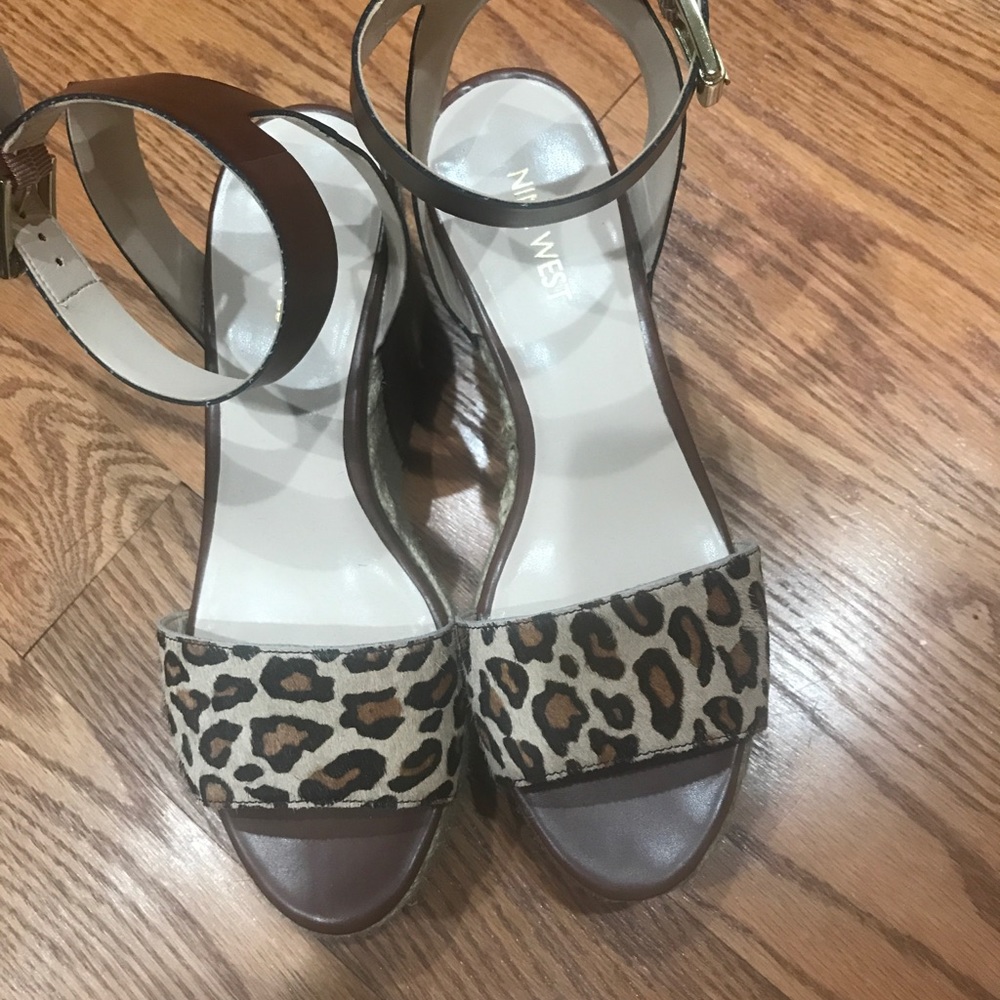 Platform - Picture 2 of 3